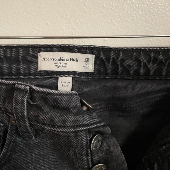 Women’s Abercrombie black jeans - Picture 3 of 4